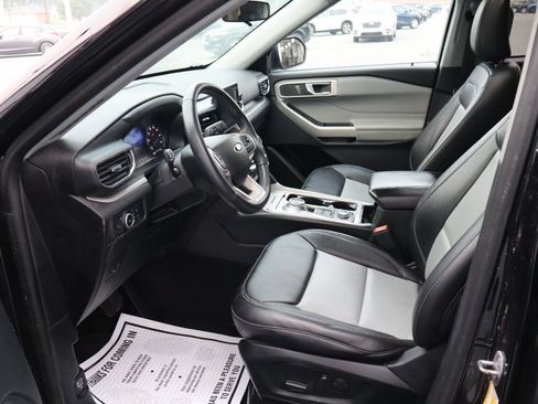 Used 2024 Ford Explorer XLT w/ Equipment Group 202A AWD/4WD image 6