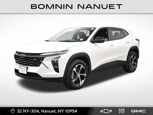 Used 2024 Chevrolet Trax RS image 1