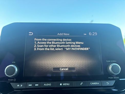 Used 2025 Nissan Pathfinder SV FWD image 17
