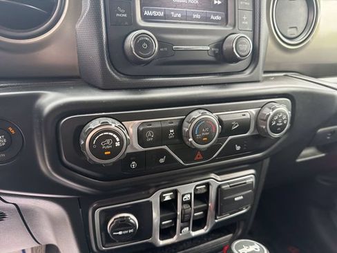 Used 2018 Jeep Wrangler Unlimited Sport S AWD/4WD image 14