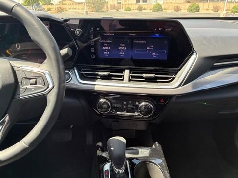 Used 2025 Chevrolet Trax ACTIV image 16