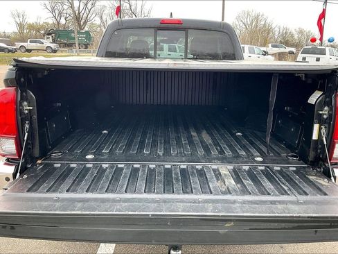 Used 2018 Toyota Tacoma SR5 image 33