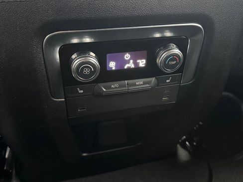 Used 2025 GMC Yukon XL Denali image 8