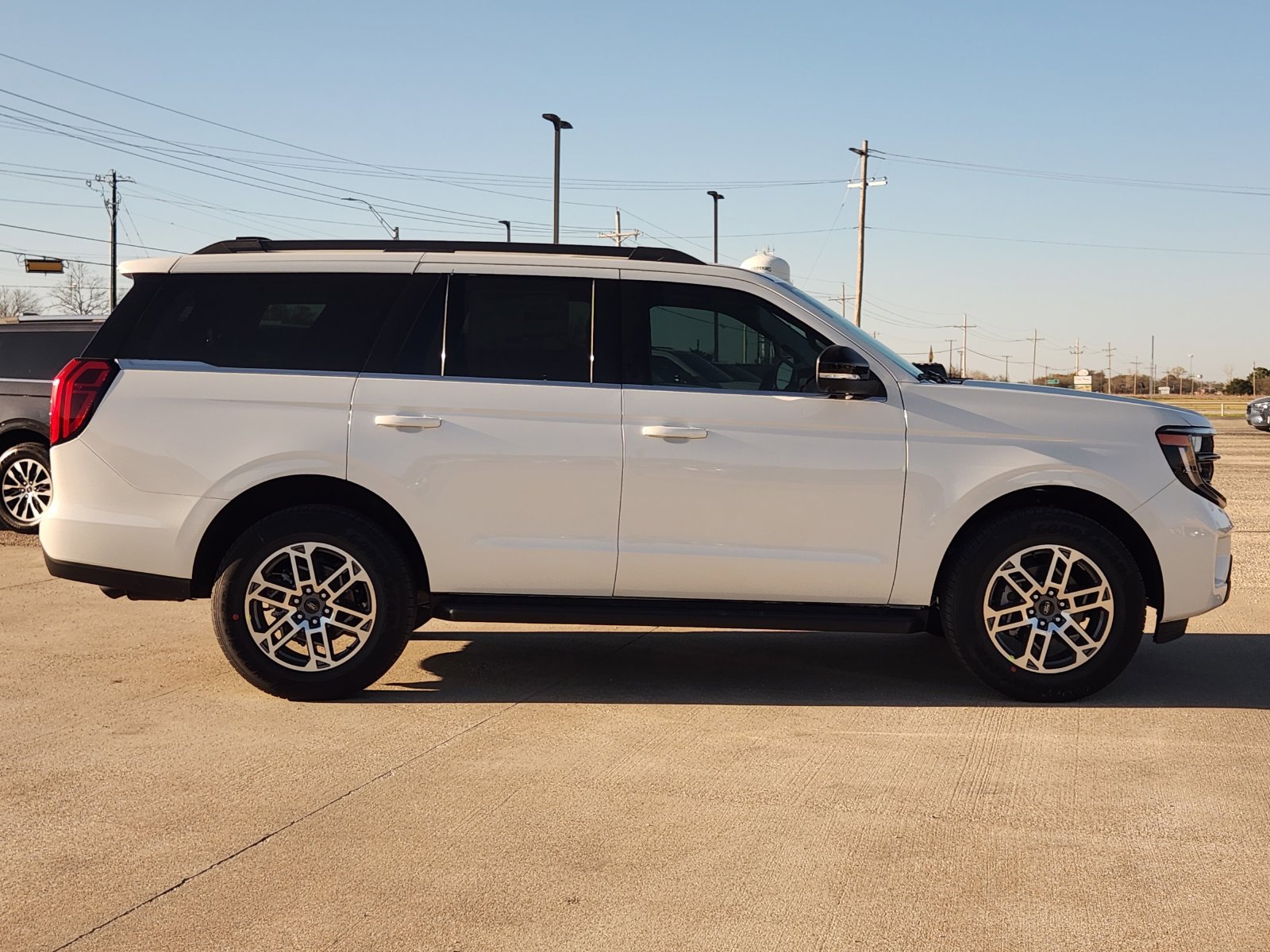 New 2026 Ford Expedition Active RWD image 7