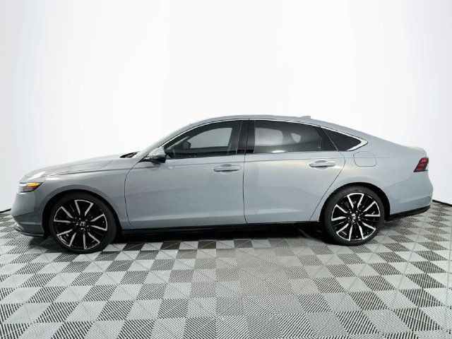 Used 2024 Honda Accord Touring image 3