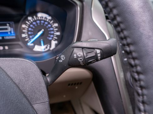 Used 2017 Ford Fusion SE image 23