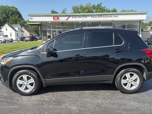 Used 2020 Chevrolet Trax LT FWD image 8