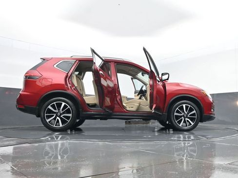 Used 2020 Nissan Rogue SL image 32