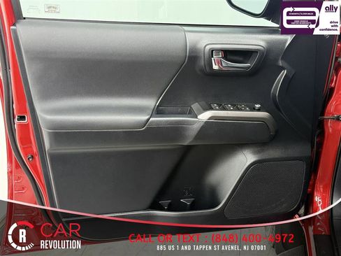 Used 2018 Toyota Tacoma TRD Sport AWD/4WD image 27