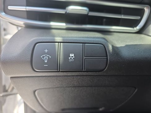 Used 2024 Hyundai Elantra SEL FWD image 26