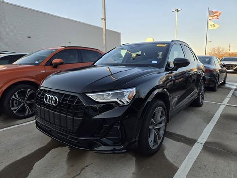 Used 2025 Audi Q3 2.0T Premium w/ Convenience Package image 4