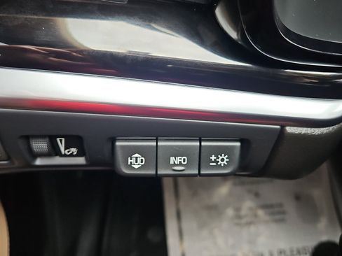 Used 2023 Cadillac XT6 Premium Luxury w/ Platinum Package AWD/4WD image 19