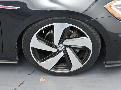 Used 2019 Volkswagen GTI SE w/ SE Experience Package image 33