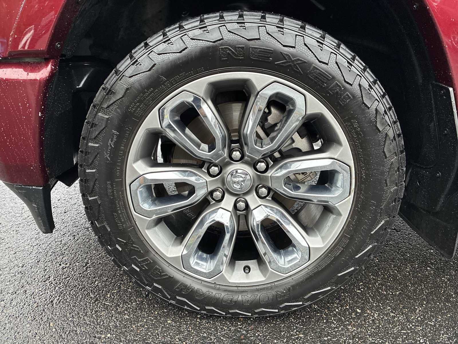 Used 2020 RAM 1500 Laramie w/ Sport Appearance Package AWD/4WD image 17