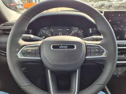 New 2026 Jeep Compass Altitude image 12