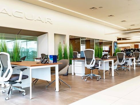 New 2026 Land Rover Range Rover Velar Dynamic SE image 28