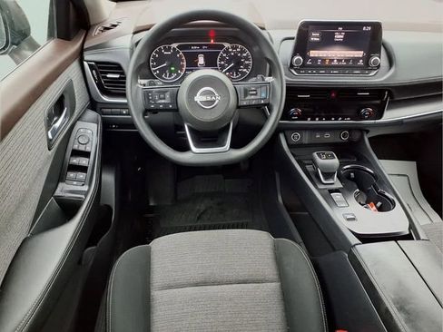 Used 2023 Nissan Rogue SV FWD image 12