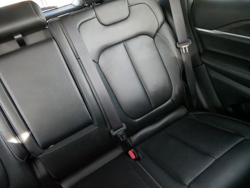 Used 2023 Jeep Grand Cherokee Limited w/ Black Appearance Package image 14