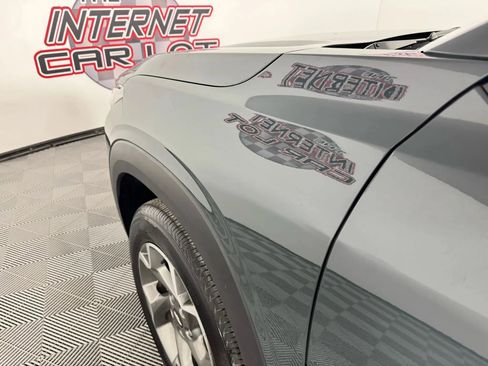 Used 2025 Chevrolet Trax LT image 23