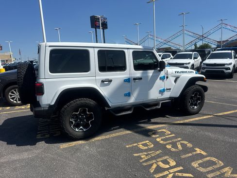 Used 2022 Jeep Wrangler Unlimited Rubicon 4xe w/ Cold Weather Group AWD/4WD image 4