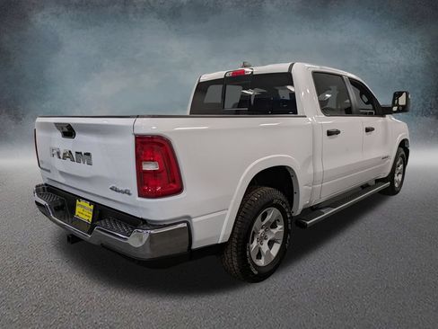 Used 2025 RAM 1500 Big Horn AWD/4WD image 4