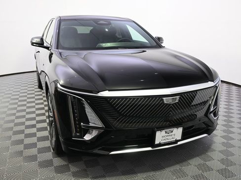 New 2026 Cadillac Lyriq Premium Luxury AWD/4WD image 9