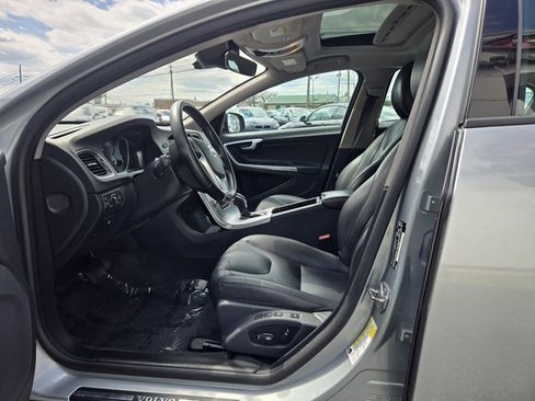 Used 2017 Volvo S60 T5 Dynamic image 12