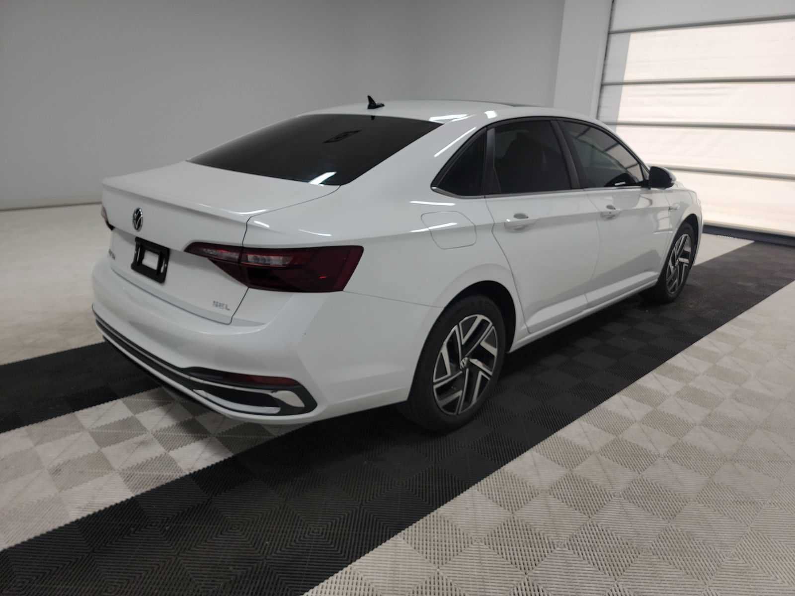 Used 2024 Volkswagen Jetta SEL FWD image 4