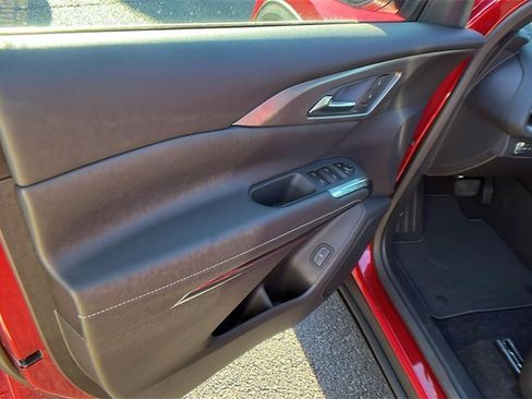 New 2026 Chevrolet Traverse LT image 11