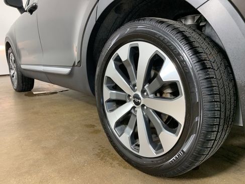 Used 2022 Kia Telluride S AWD/4WD image 16