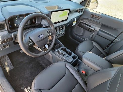 New 2025 Ford Maverick Lariat w/ Black Appearance Package image 18