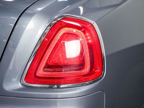 Used 2011 Rolls-Royce Ghost RWD image 19