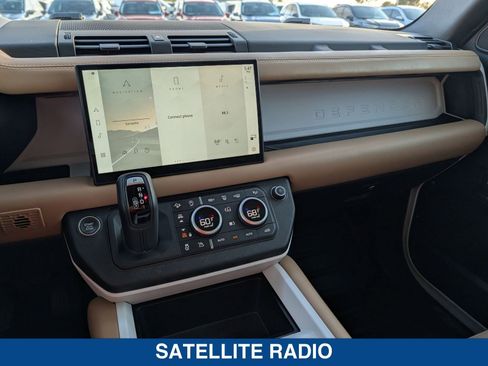 Used 2025 Land Rover Defender 110 X-Dynamic SE image 27