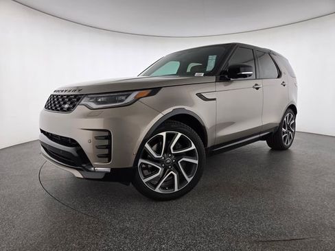 New 2025 Land Rover Discovery Dynamic SE AWD/4WD image 1