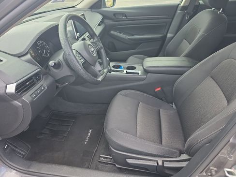 Used 2025 Nissan Altima 2.5 S FWD image 8