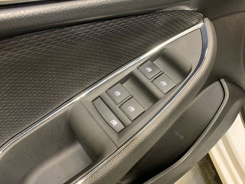 Used 2018 Chevrolet Cruze LT image 25