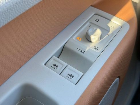 New 2025 Volkswagen ID. Buzz Pro S Plus image 17