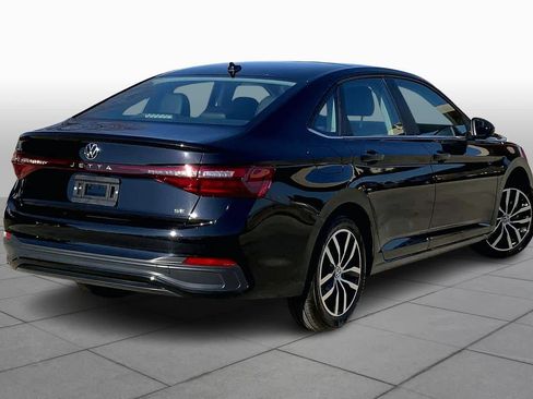 Used 2025 Volkswagen Jetta SE image 13