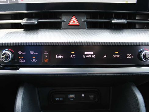 New 2024 Kia Sportage SX image 65