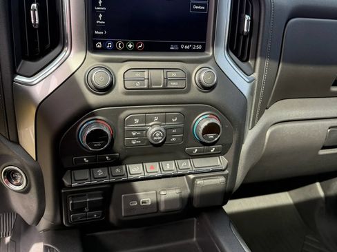 Used 2020 Chevrolet Silverado 1500 LT Trail Boss AWD/4WD image 37