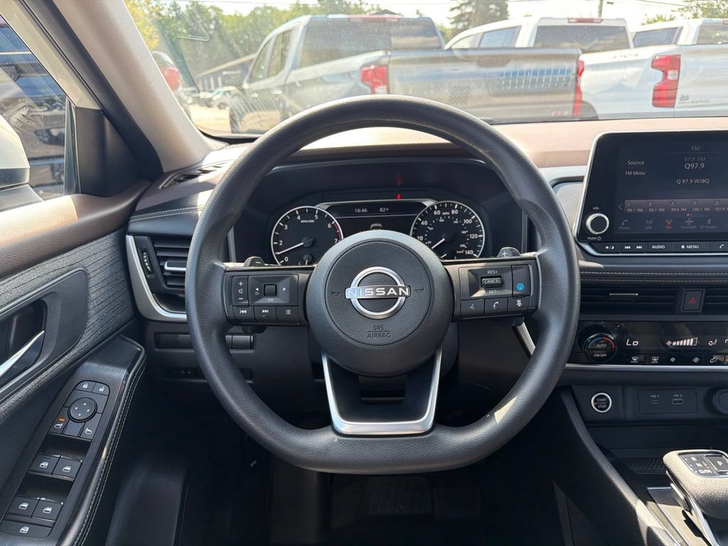Used 2023 Nissan Rogue SV AWD/4WD image 11