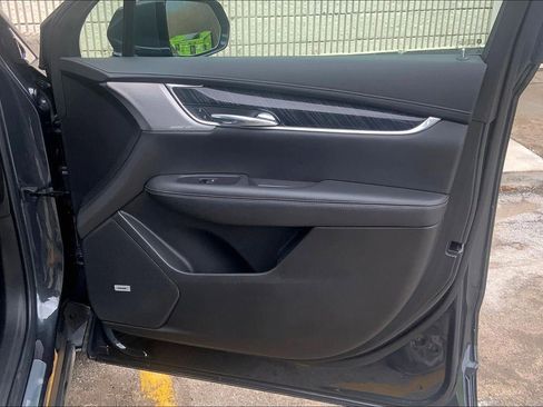 Certified 2021 Cadillac XT6 Premium Luxury image 26