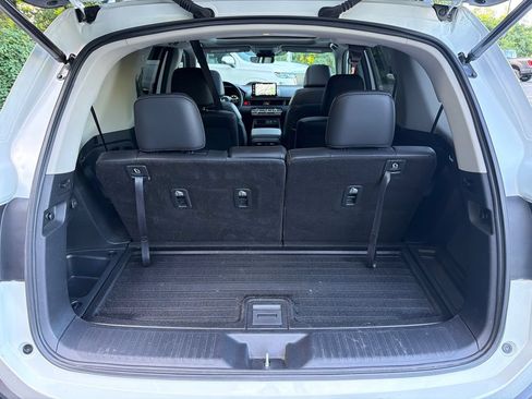 Used 2024 Honda Pilot Touring image 18