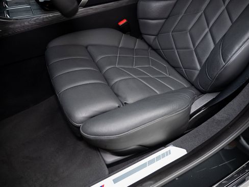 Used 2024 BMW i7 eDrive50 w/ M Sport Package image 61