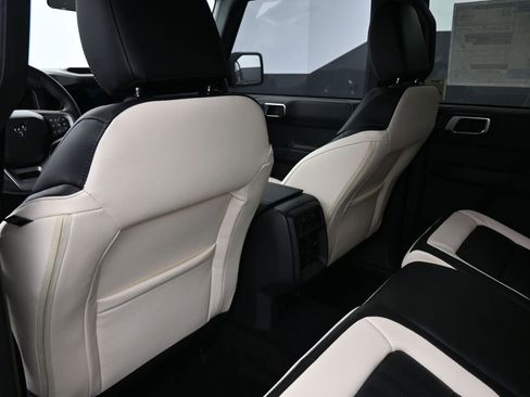 New 2025 Ford Bronco Big Bend AWD/4WD image 21