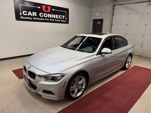 Used 2017 BMW 340i xDrive Sedan AWD/4WD image 2