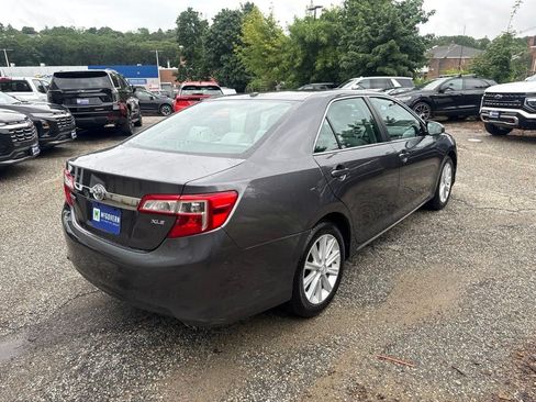 Used 2014 Toyota Camry XLE w/ Leather Package FWD image 7