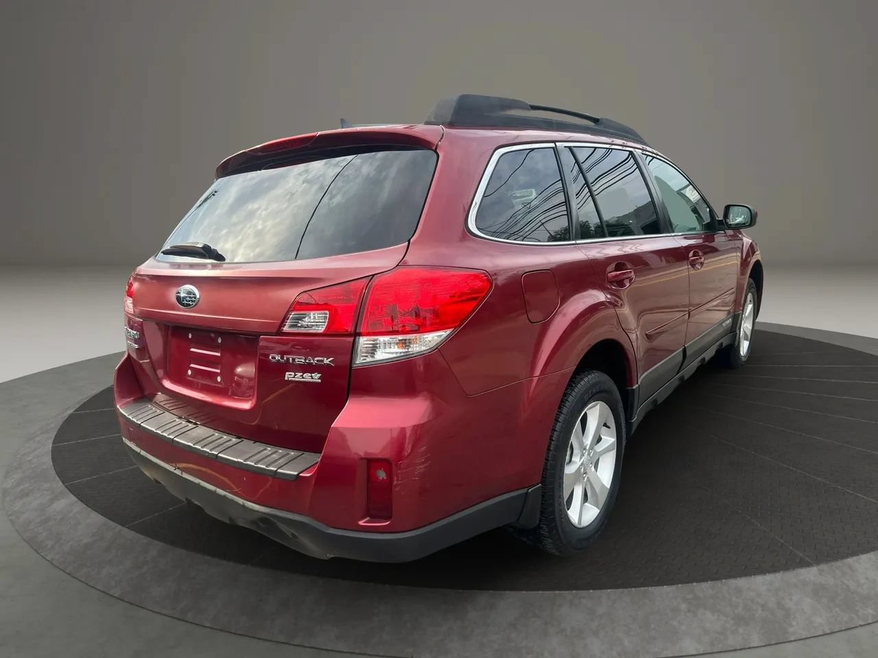 Used 2014 Subaru Outback 2.5i Limited AWD/4WD image 5