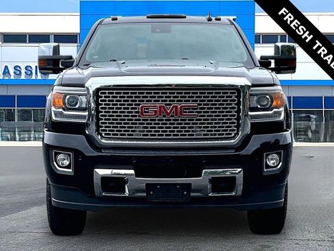 Used 2016 GMC Sierra 2500 Denali w/ Duramax Plus Package AWD/4WD image 2