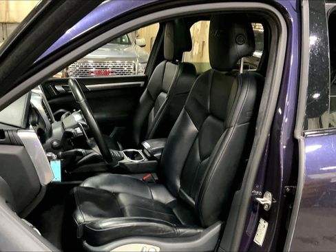 Used 2017 Porsche Cayenne GTS image 7